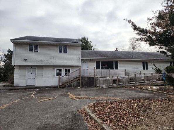 624 Montauk Highway, West Islip NY 11795