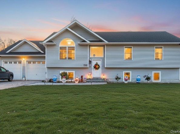 468 Granny Road, Medford NY 11763