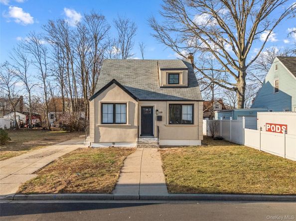 119 E Pennywood Avenue, Roosevelt NY 11575