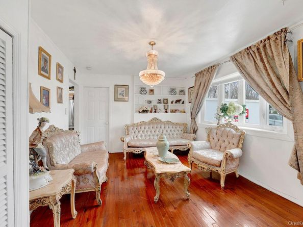 34 Tamarack Street, Central Islip NY 11722