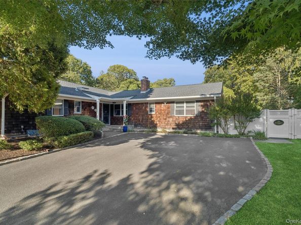 9 Monte Lane, Center Moriches NY 11934