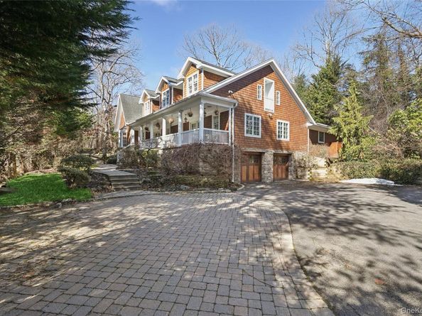 39 Cherry Lane, Syosset NY 11791