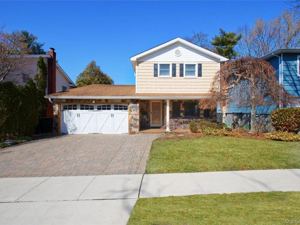 119 Radcliff Avenue, Port Washington NY 11050