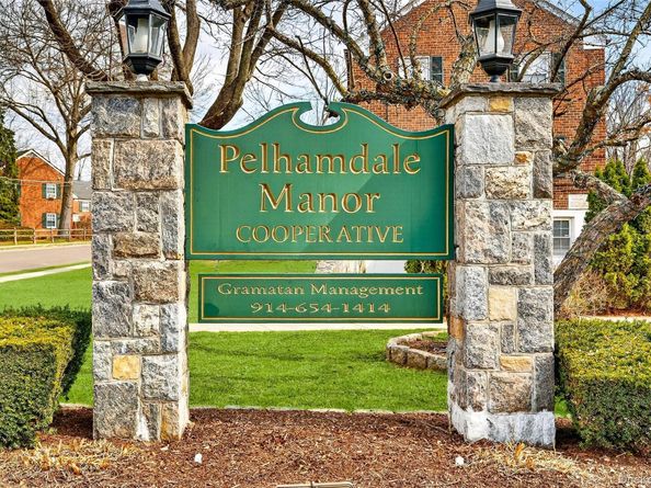 66 Robins Crescent 66, New Rochelle NY 10801