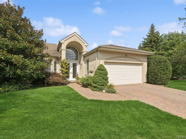 382 Altessa Boulevard, Melville NY 11747