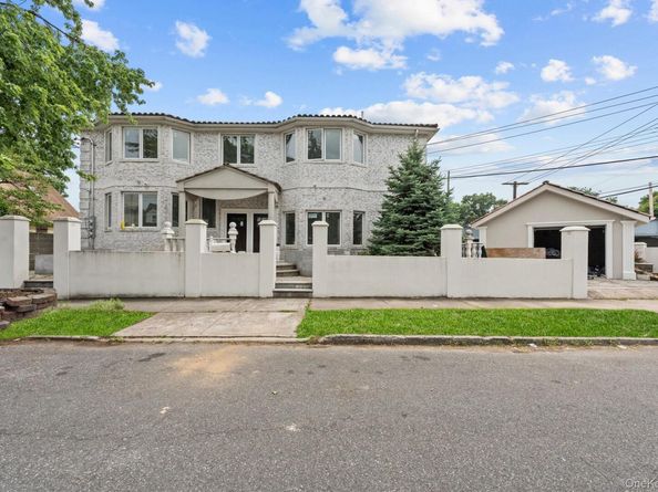 21908 138th Road, Laurelton NY 11413