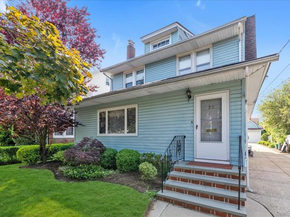 23 Thompson Place, Lynbrook NY 11563