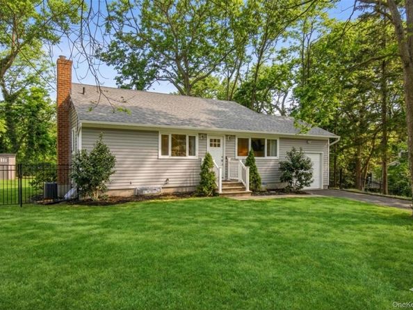 23 Gay Lore Drive, Huntington NY 11743