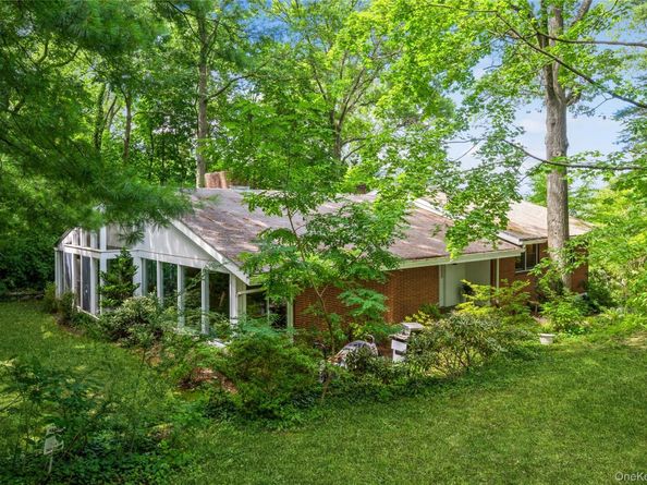 160 Hampshire Road, Bronxville NY 10708