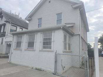 8742 Van Wyck Expressway