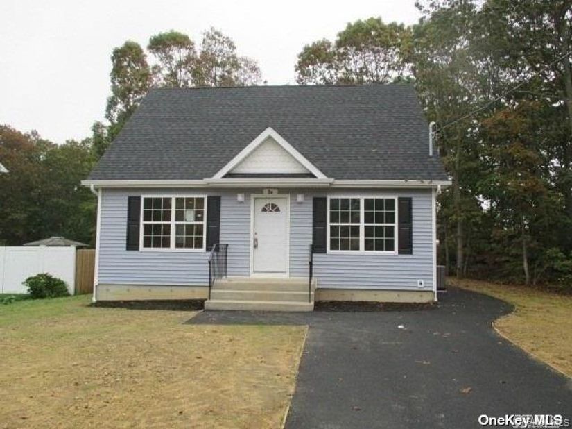 647 Doane Avenue, Bellport NY 11713