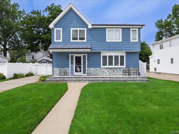 2618 Mount Avenue, Oceanside NY 11572