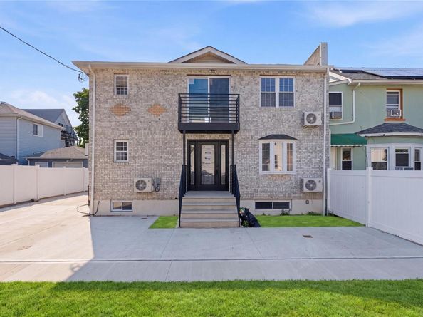 137-08 218th Street, Laurelton NY 11413
