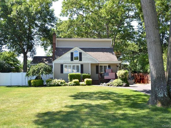 82 Stahley Street, Brentwood NY 11717