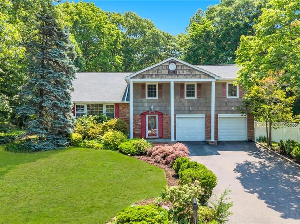 3 Spruce Circle, Farmingville NY 11738