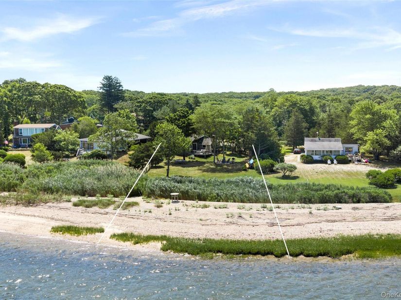 21 Breeze Hill Road, East Hampton NY 11937