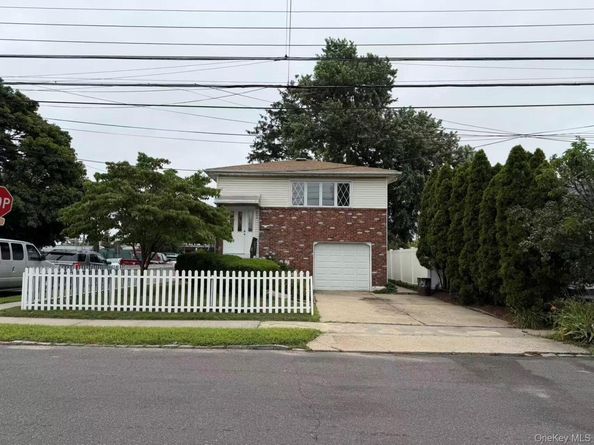 858 Oliver Avenue, Westbury NY 11590