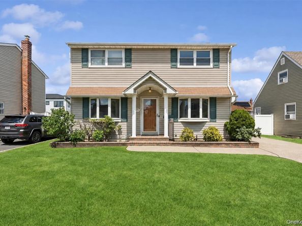 1016 Washington Avenue, Westbury NY 11590