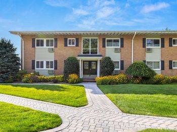 748 Deer Park Avenue