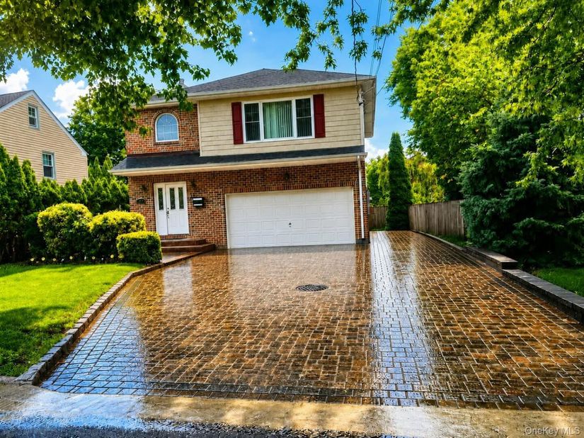 34 Nassau Avenue, Glen Cove NY 11542