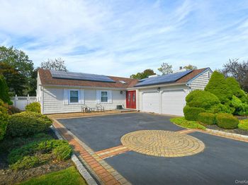 22 Apple Blossom Lane