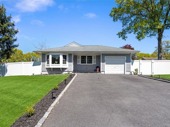 63 Orchard Street, Manorville NY 11949