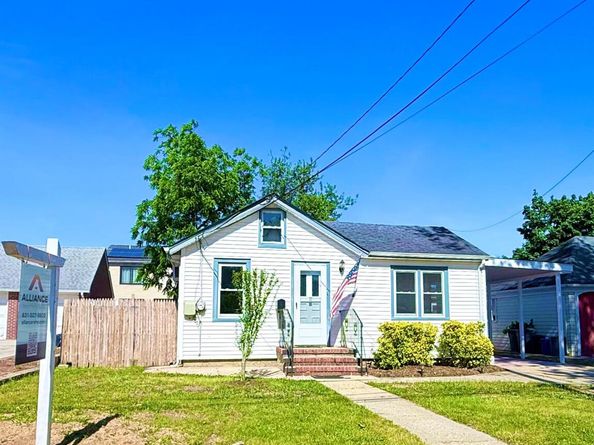 17 W 2nd Street, Deer Park NY 11729