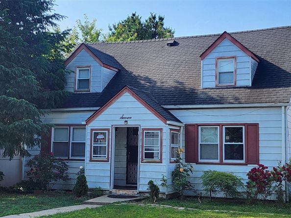 7 Walters Avenue, Syosset NY 11791