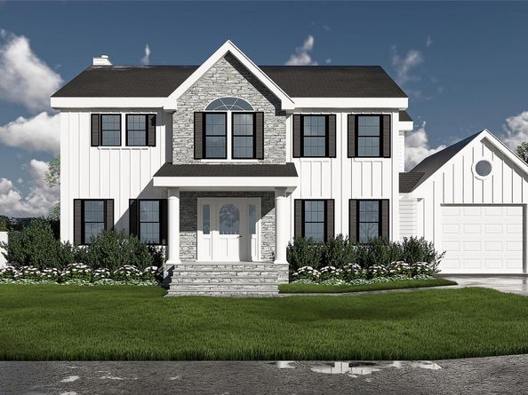62 Adelhaide Lane, East Islip NY 11730
