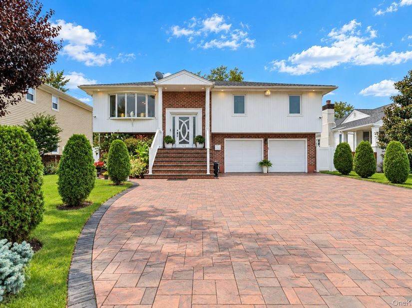 928 N Fletcher Avenue, Valley Stream NY 11580