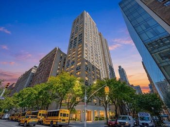 1065 Park Avenue