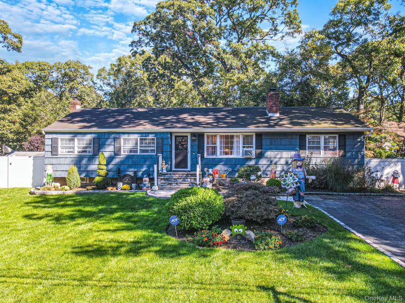 30 Marbeth Circle, Miller Place NY 11764
