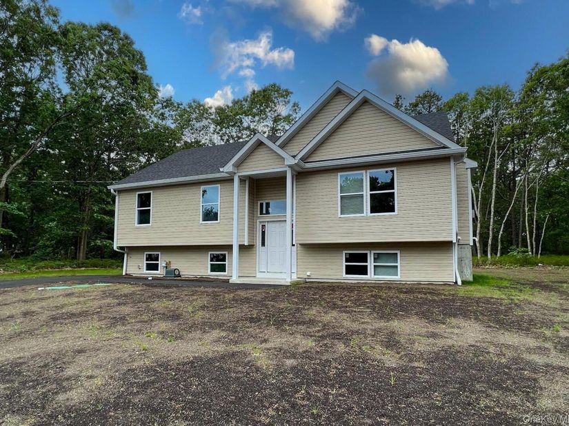 56 Aspen Drive, Mastic Beach NY 11951