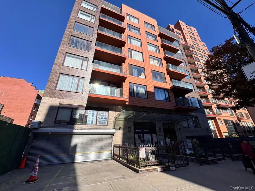 13227 41st Road 6C, Flushing NY 11355
