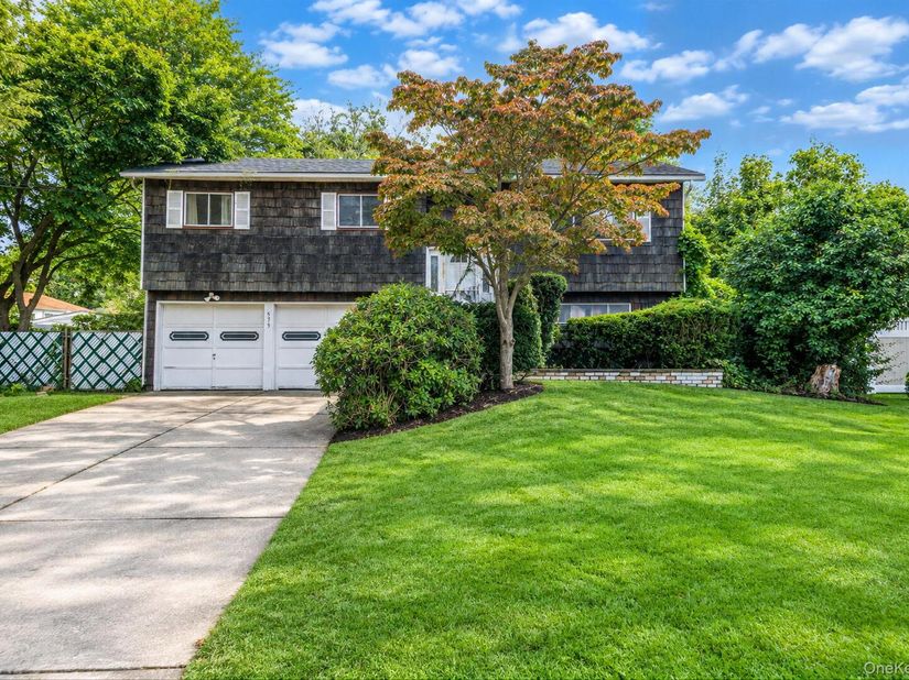 575 Freeman Avenue, Brentwood NY 11717