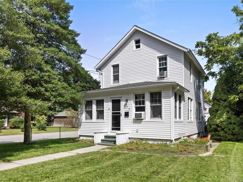 992 Roanoke Avenue, Riverhead NY 11901