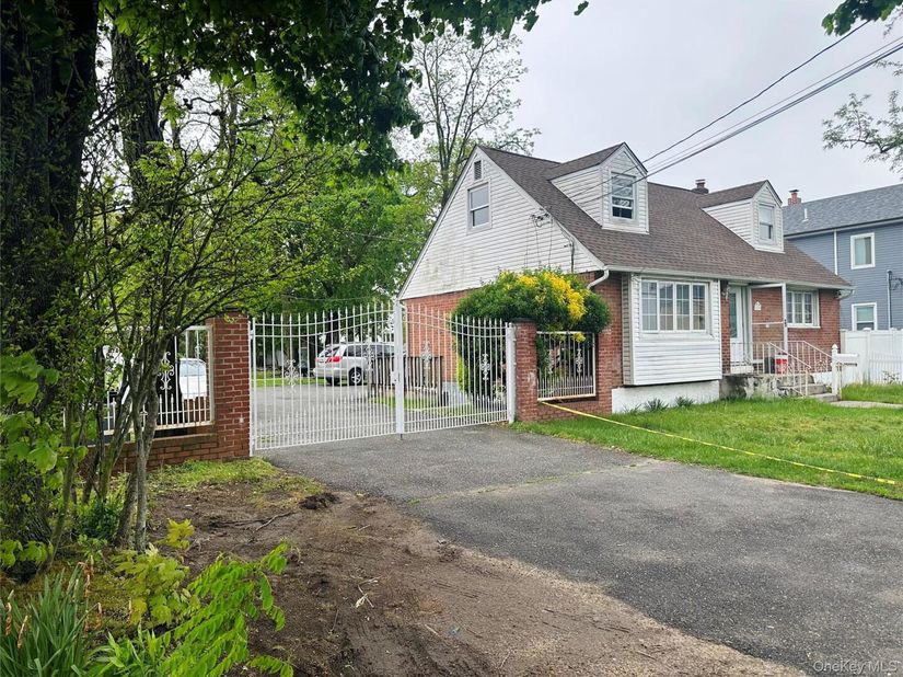 224 Park Avenue, Roosevelt NY 11575