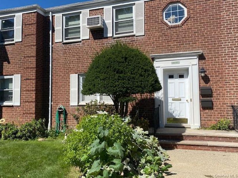 260-45 73rd Avenue A1, Glen Oaks NY 11004