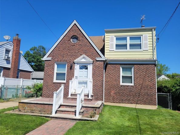 41 Nassau Boulevard, West Hempstead NY 11552