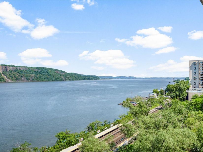 1085 Warburton Avenue 425, Yonkers NY 10701