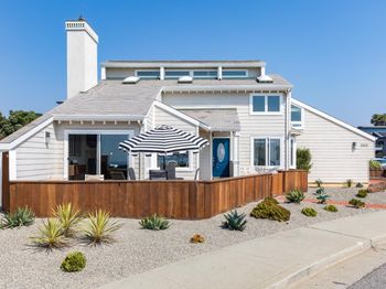 2302 W Cliff Drive