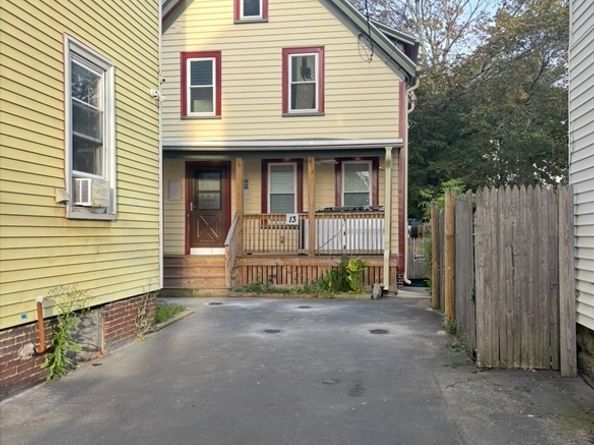 13 Moulton St, Lynn MA 01905