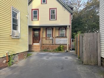13 Moulton St