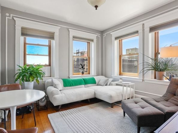 8 Garrison St 706, Boston MA 02116