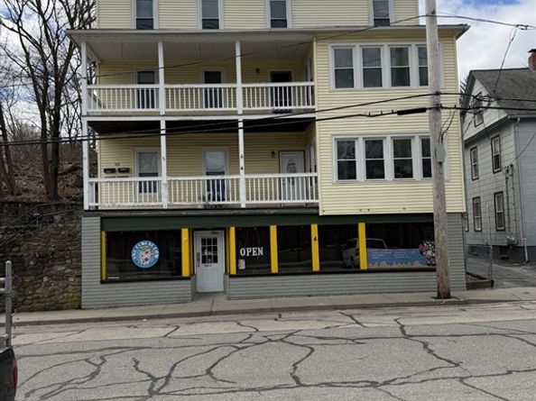 33 Crystal St, Southbridge MA 01550