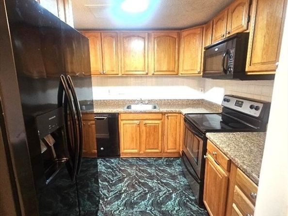 25 Longworth Ave 8, Brockton MA 02301