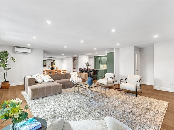 935 Washington St 8, Newton MA 02460