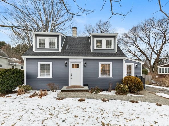 53 Perkins St, Stoneham MA 02180