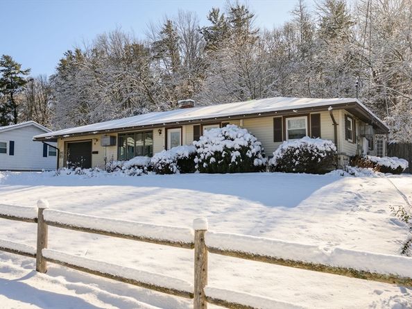 95 Rindone St, Holbrook MA 02343