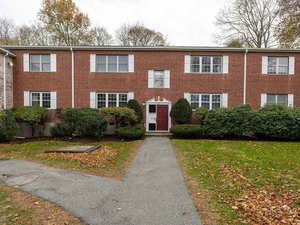 108 Lake Shore Rd 4, Boston MA 02135